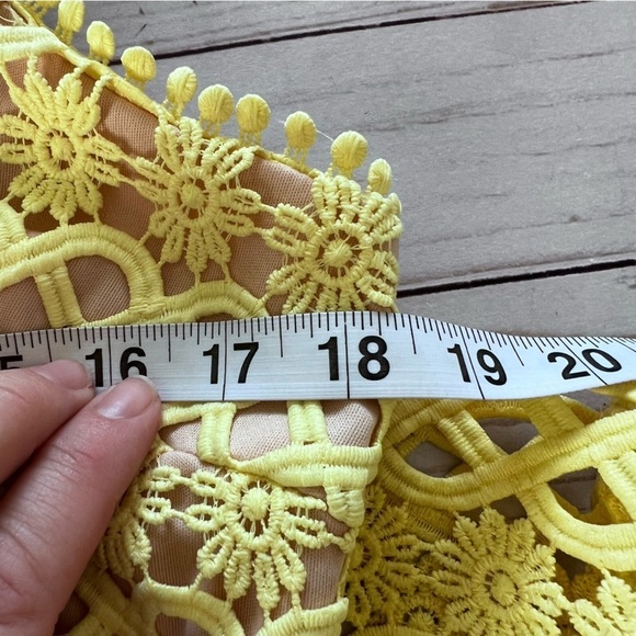 NWT Lulu’s Crochet Tiered Butter Yellow Garden Fairy Mini Dress size Large - Picture 14 of 16